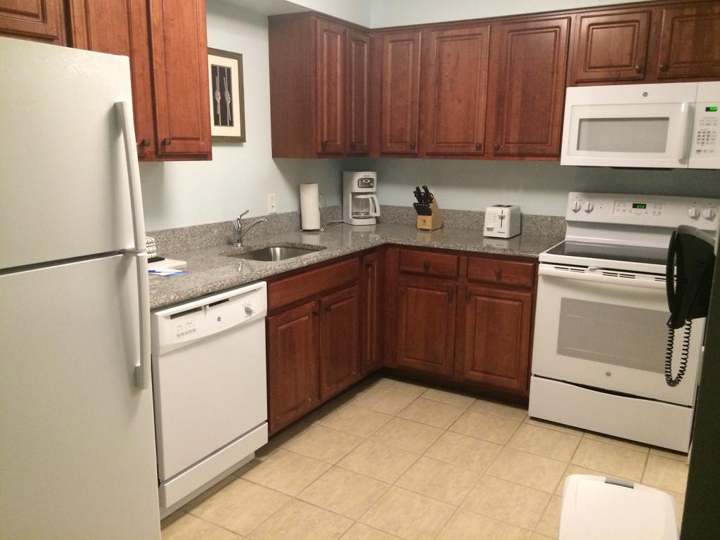 One-Bedroom Suite at Skyline Towers,830057201:JPEG