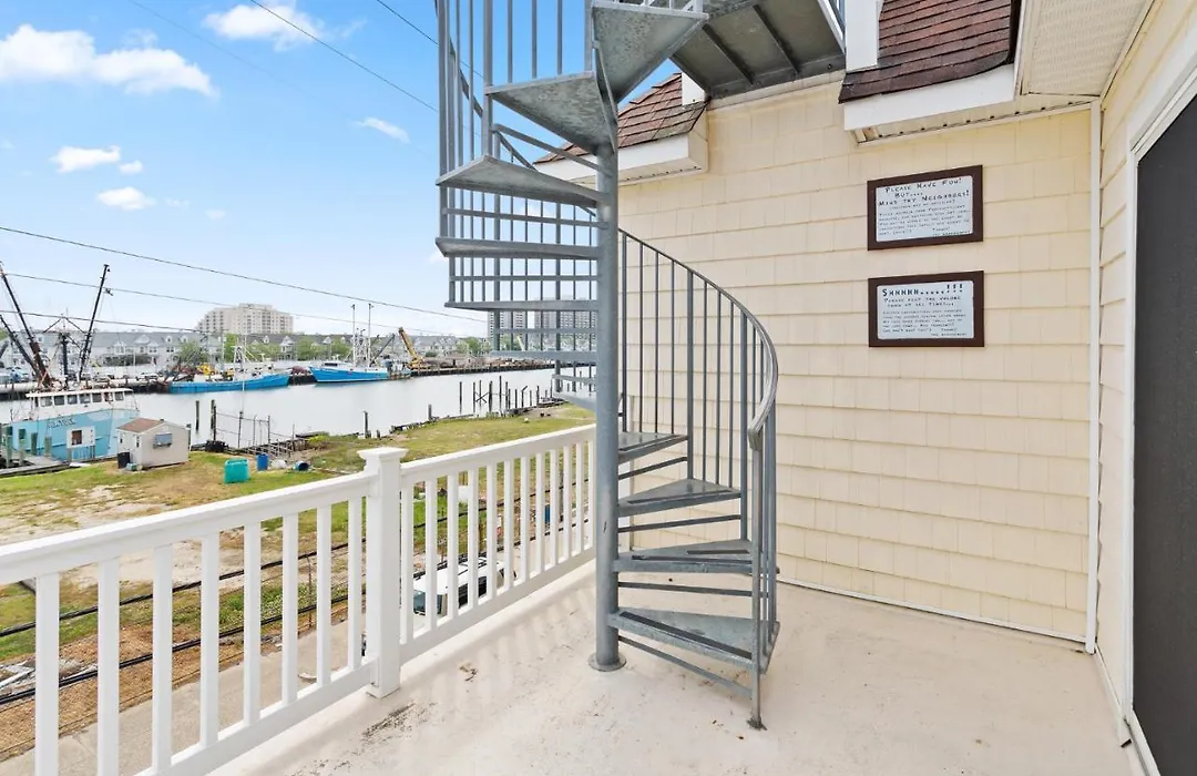 ❤️ The Top End Townhomes With Stunning Views On One-Of-A-Kind Rooftop Deck! Wow!-1