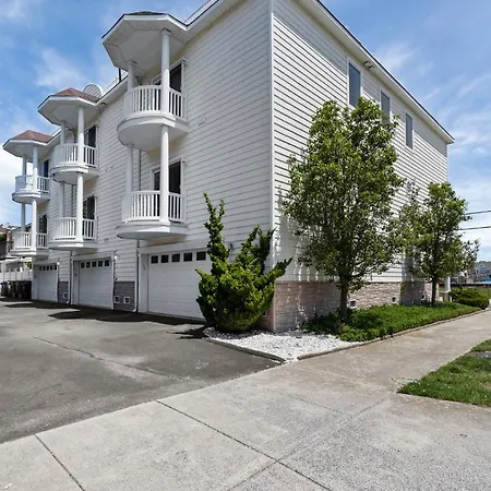 ❤️ The Top End Townhomes With Stunning Views On One-Of-A-Kind Rooftop Deck! Wow!-3